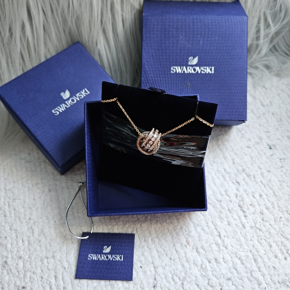NWT - Swarovski Crystal Interlocking Loop Pendant Necklace